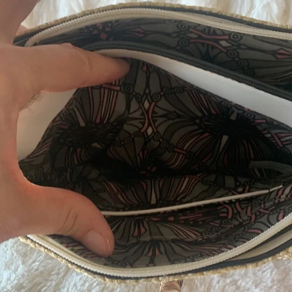 Sondra Roberts Squared straw and white leather handbag EUC - Picture 8 of 9